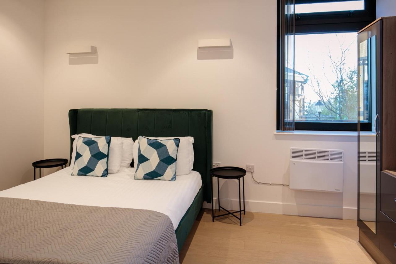 Ferienwohnung Charles Hope London Brentford Exterior foto